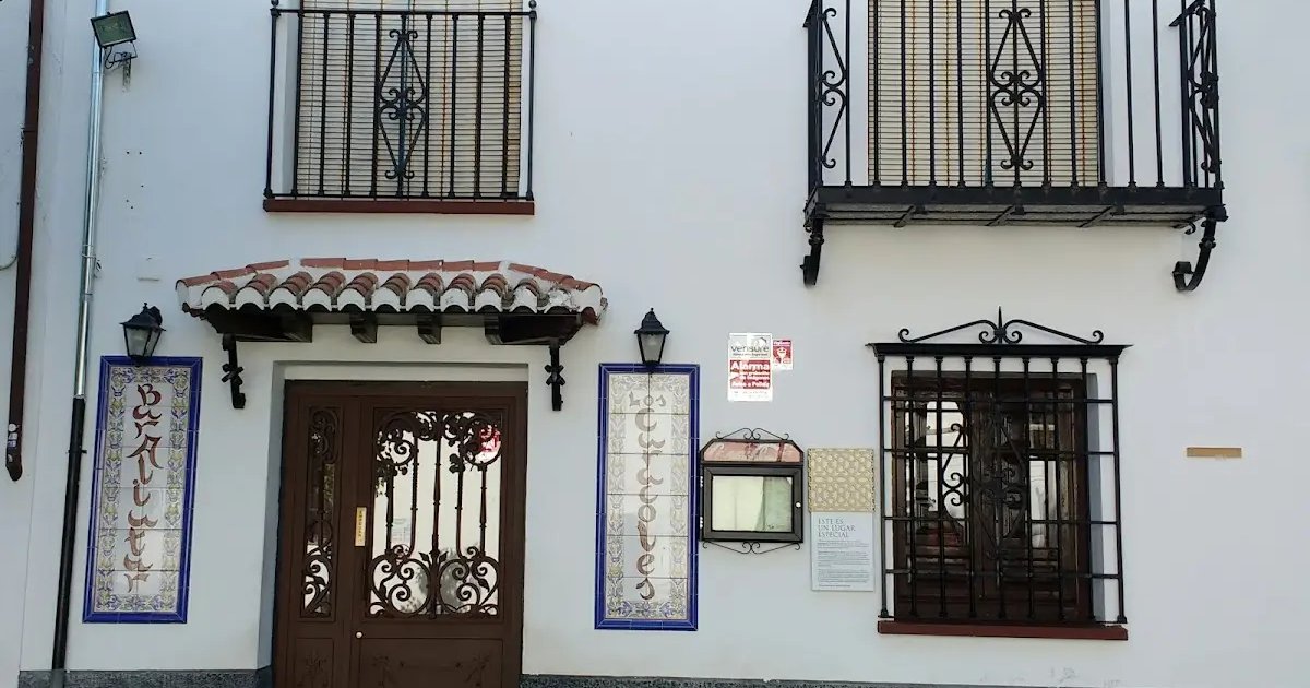 Albaicín 2.5-Hour Tapas & Drinks Walking Tour